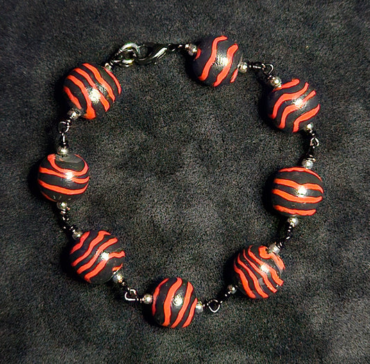 Red Stripe Shmedium Bead Bracelet