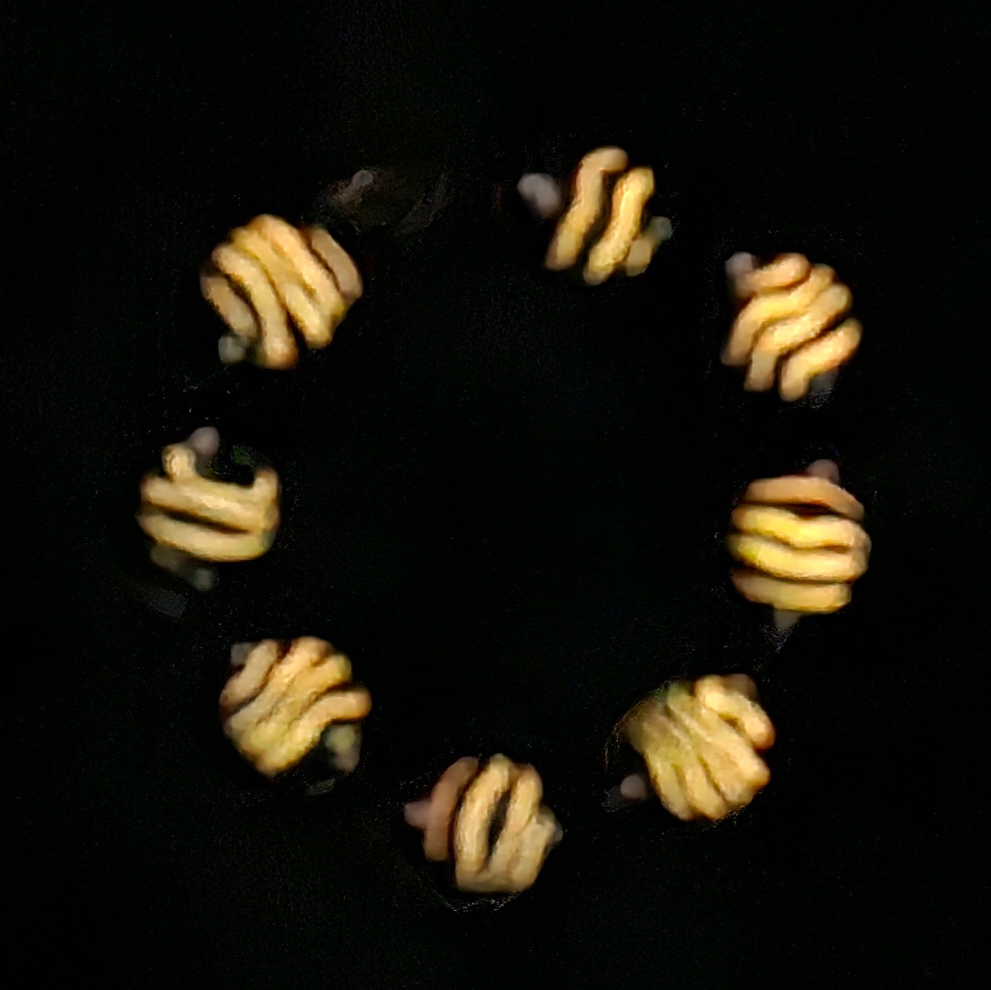 Red Stripe Shmedium Bead Bracelet