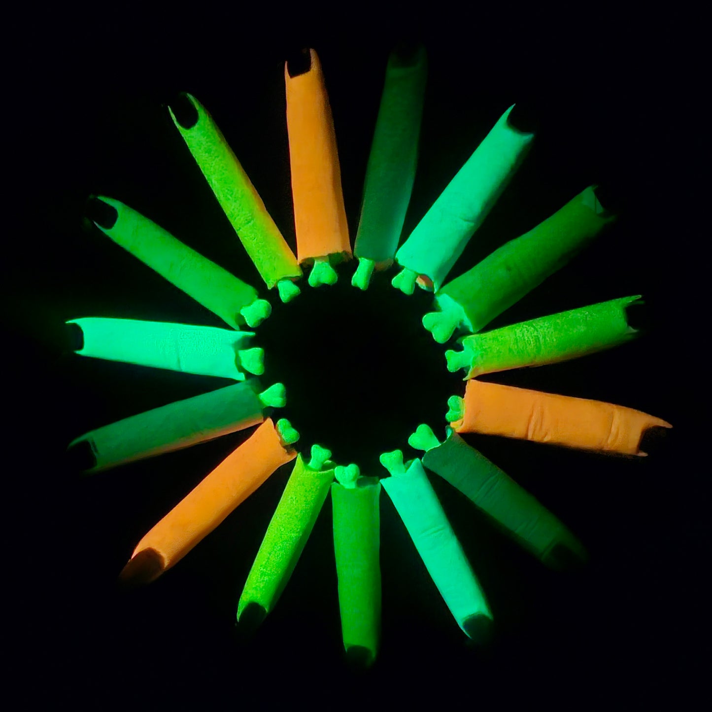 Neon Alien Fing