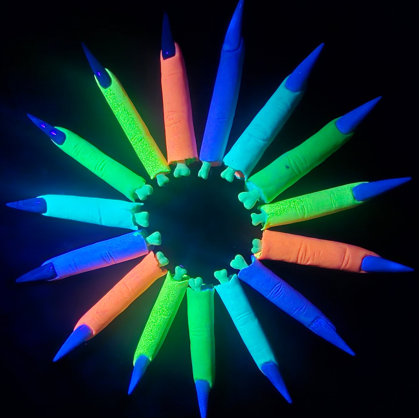 Neon Alien Fing
